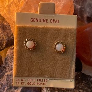NWT Rare Vintage Genuine Opal 14K gold filled 14K gold posts stud earrings